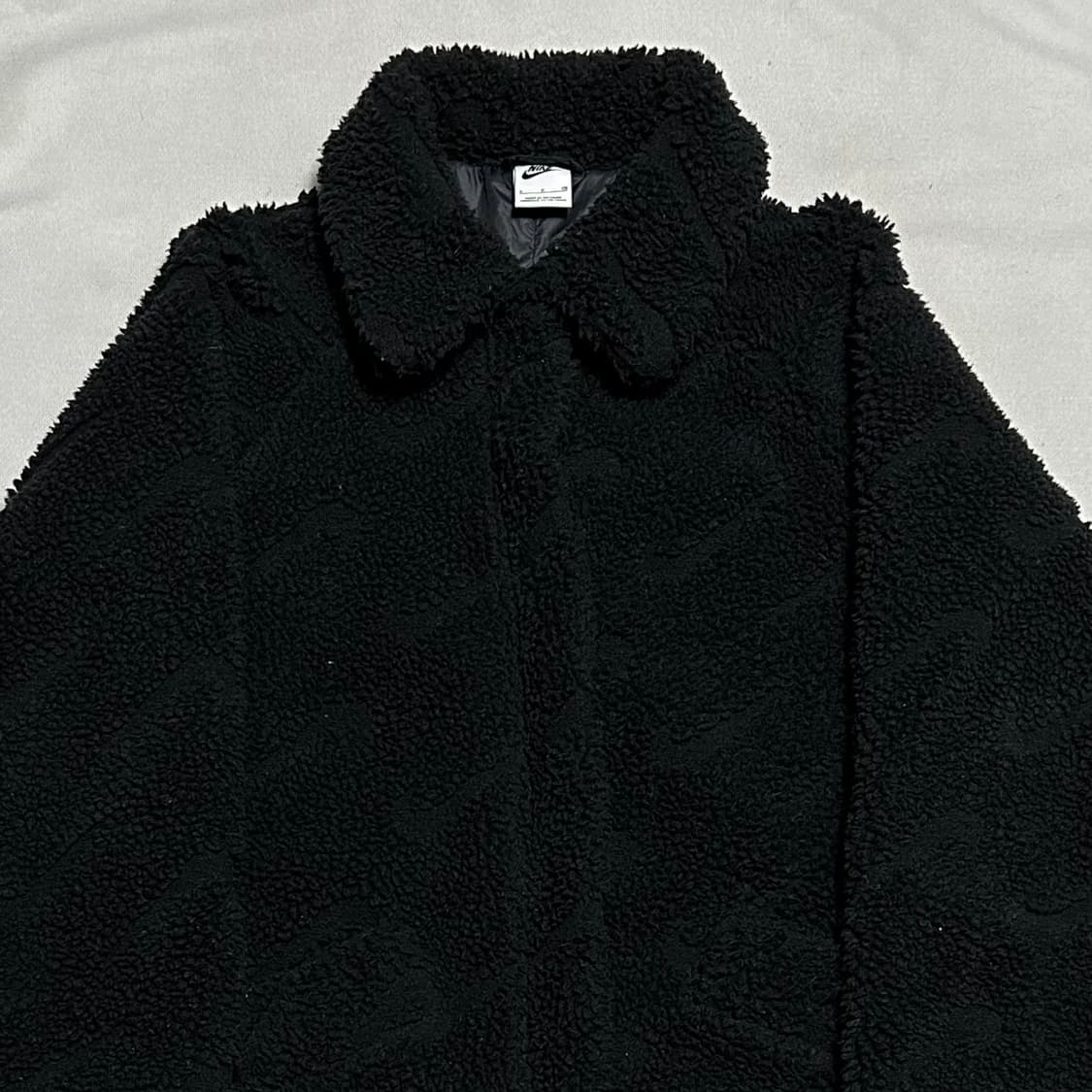 S 나이키 여성용 블랙 뽀글이 롱 코트 상품이미지1