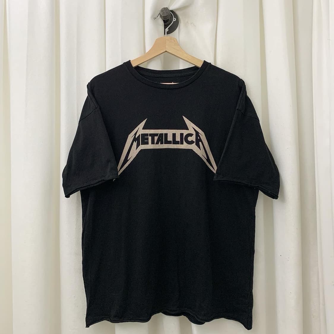 메탈리카 블랙 빅로고 하프 티셔츠 상품이미지1