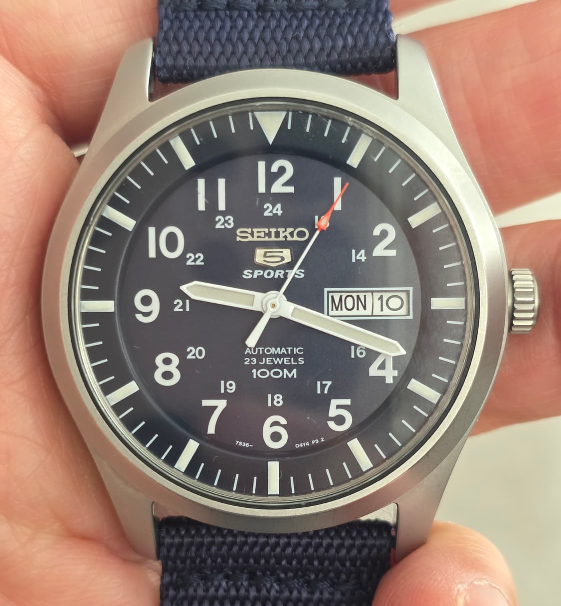 세이코 5 오토메틱 SPORTS
SNZG11K BLUE 스켈레톤 시계 상품이미지1