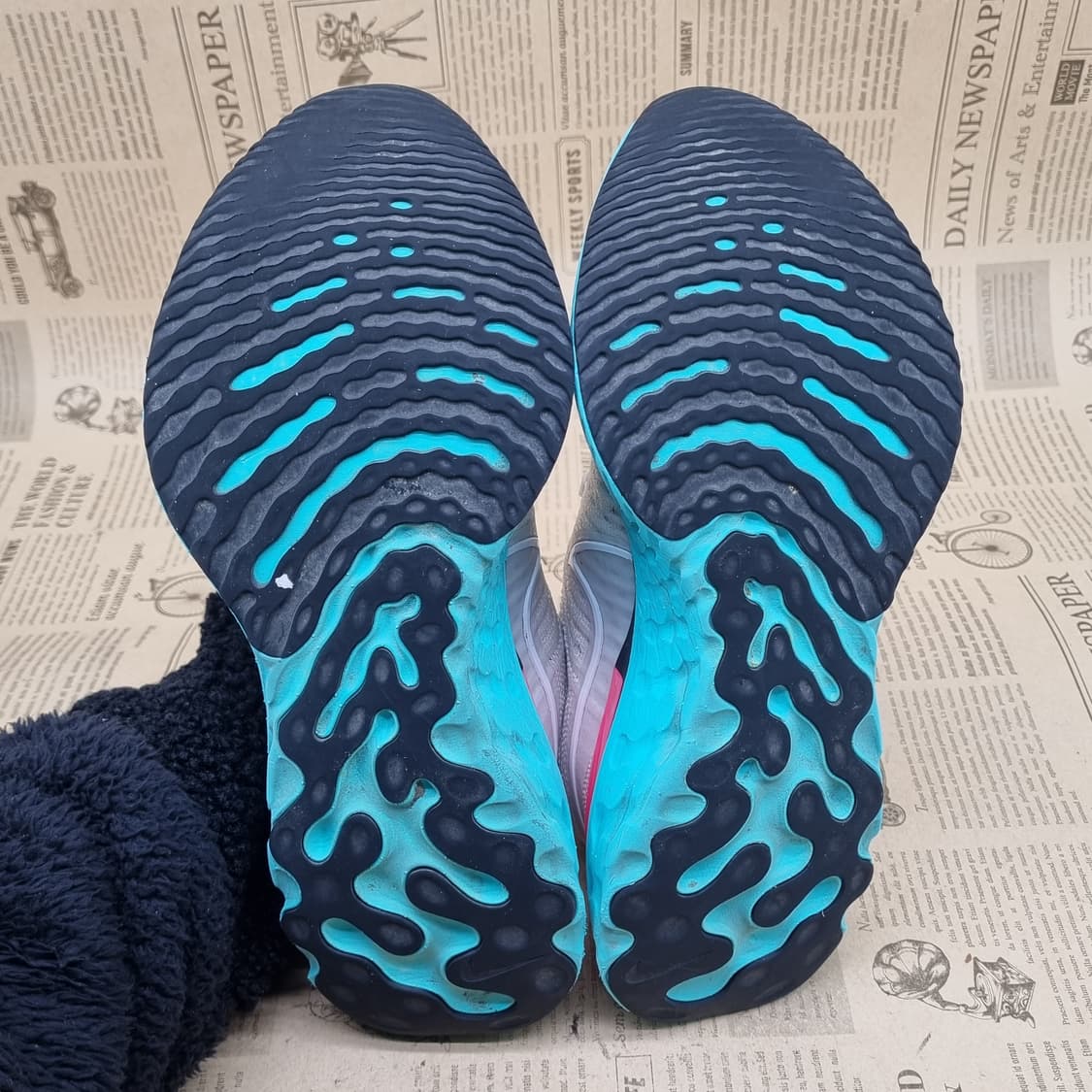 나이키 리액트 인피니티 플라이니트2 255 상품이미지3