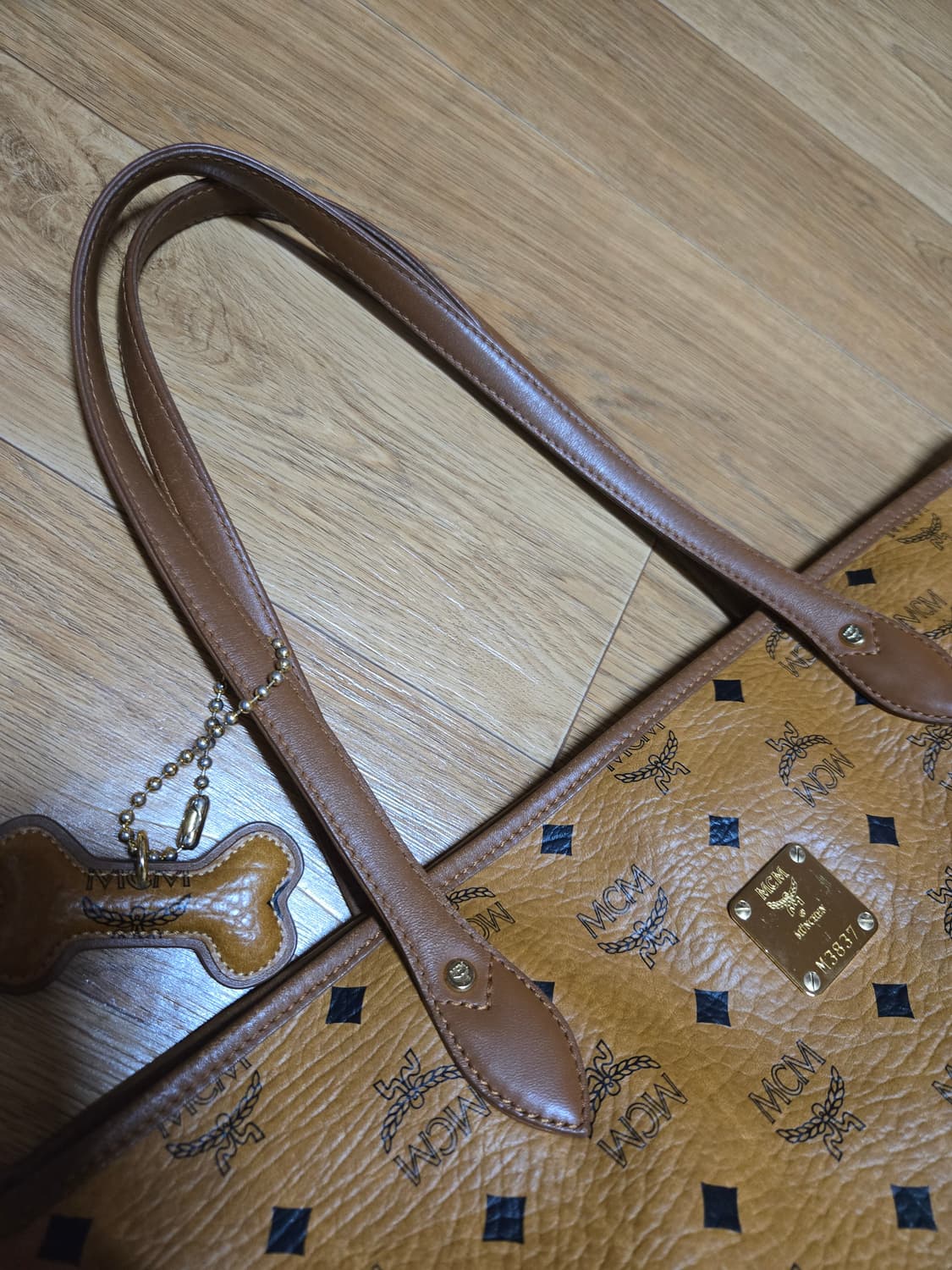 MCM 정품 비세토스 라지 쇼퍼백 숄더백 상품이미지4