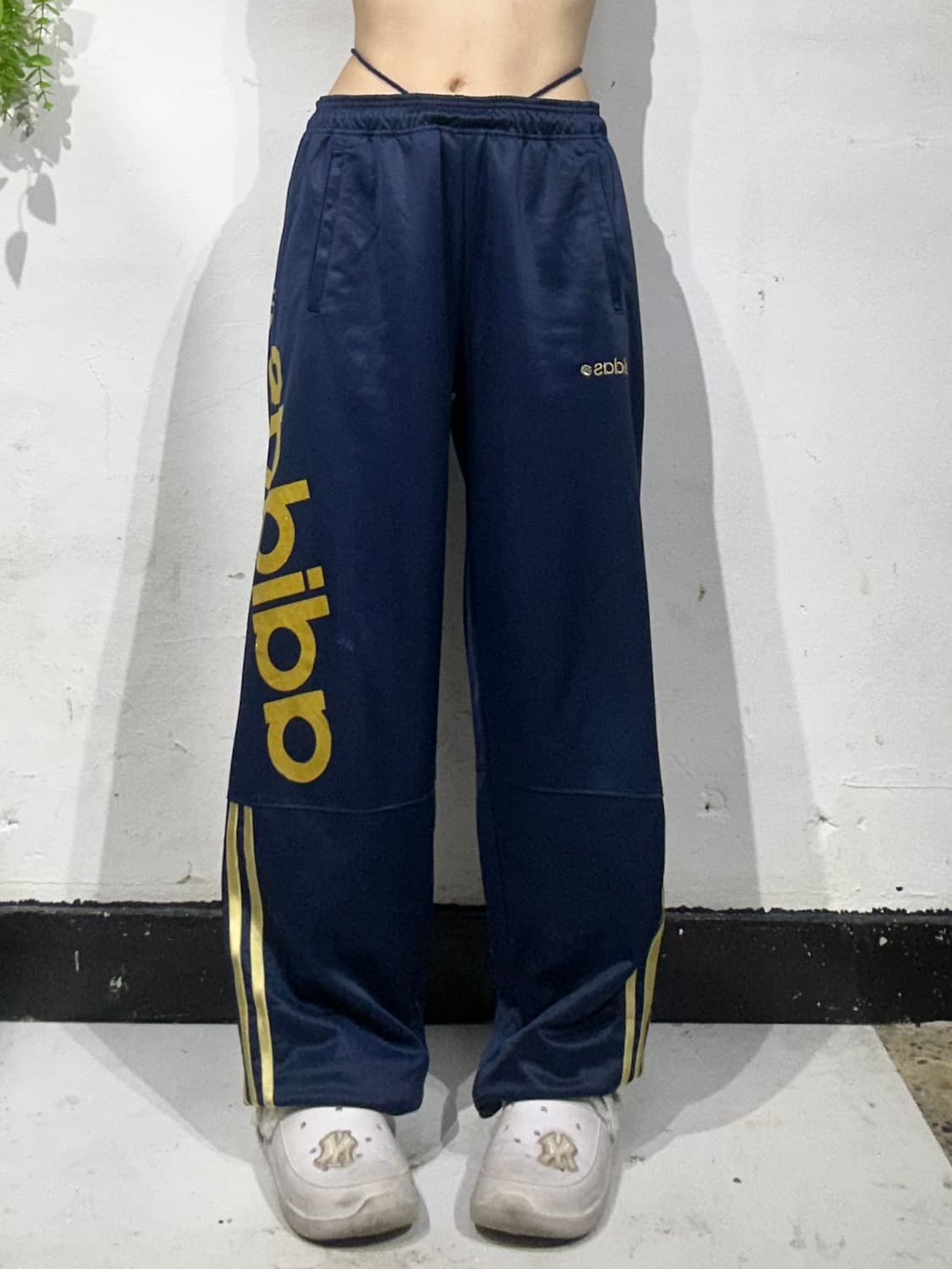 아디다스 네이비 와이드 스펠아웃 골드 삼선 트레이닝 추리닝 바지 M 상품이미지2