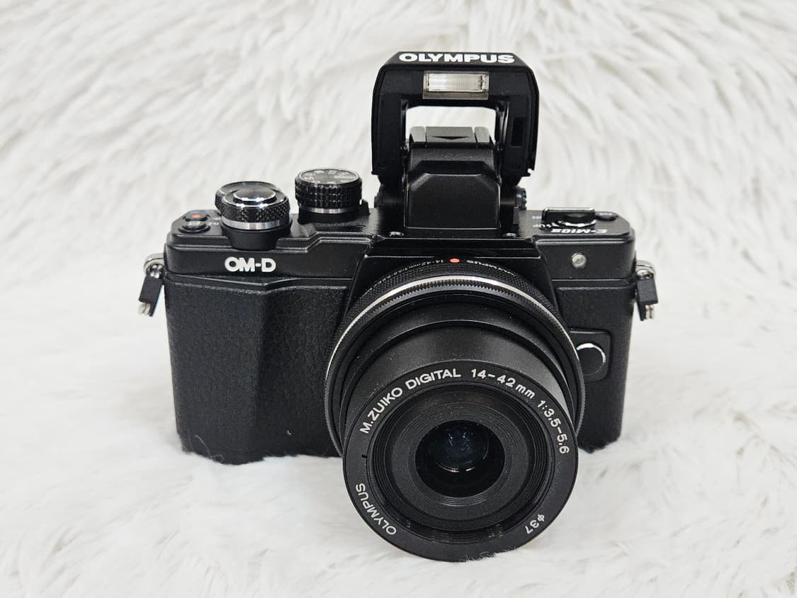 [민트] 올림푸스 OM-D E-M10 Mark II 미러리스 카메라 판매 상품이미지1