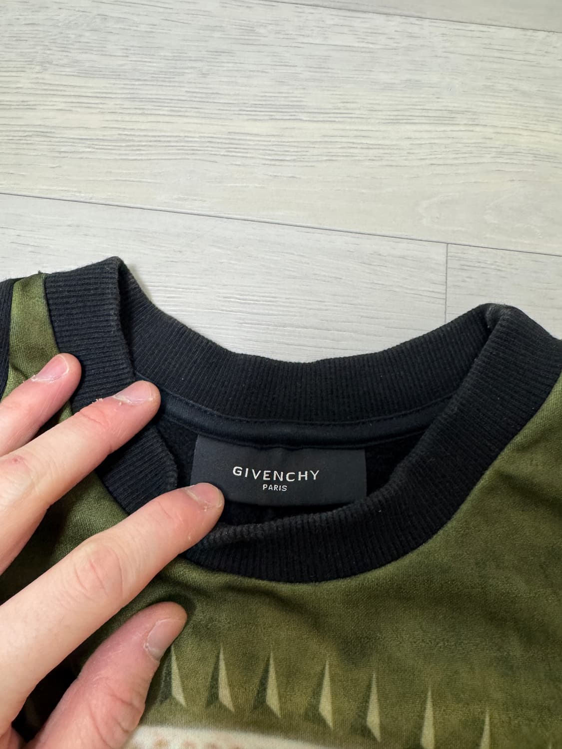 정품 지방시 마리아 맨투맨 상품이미지2