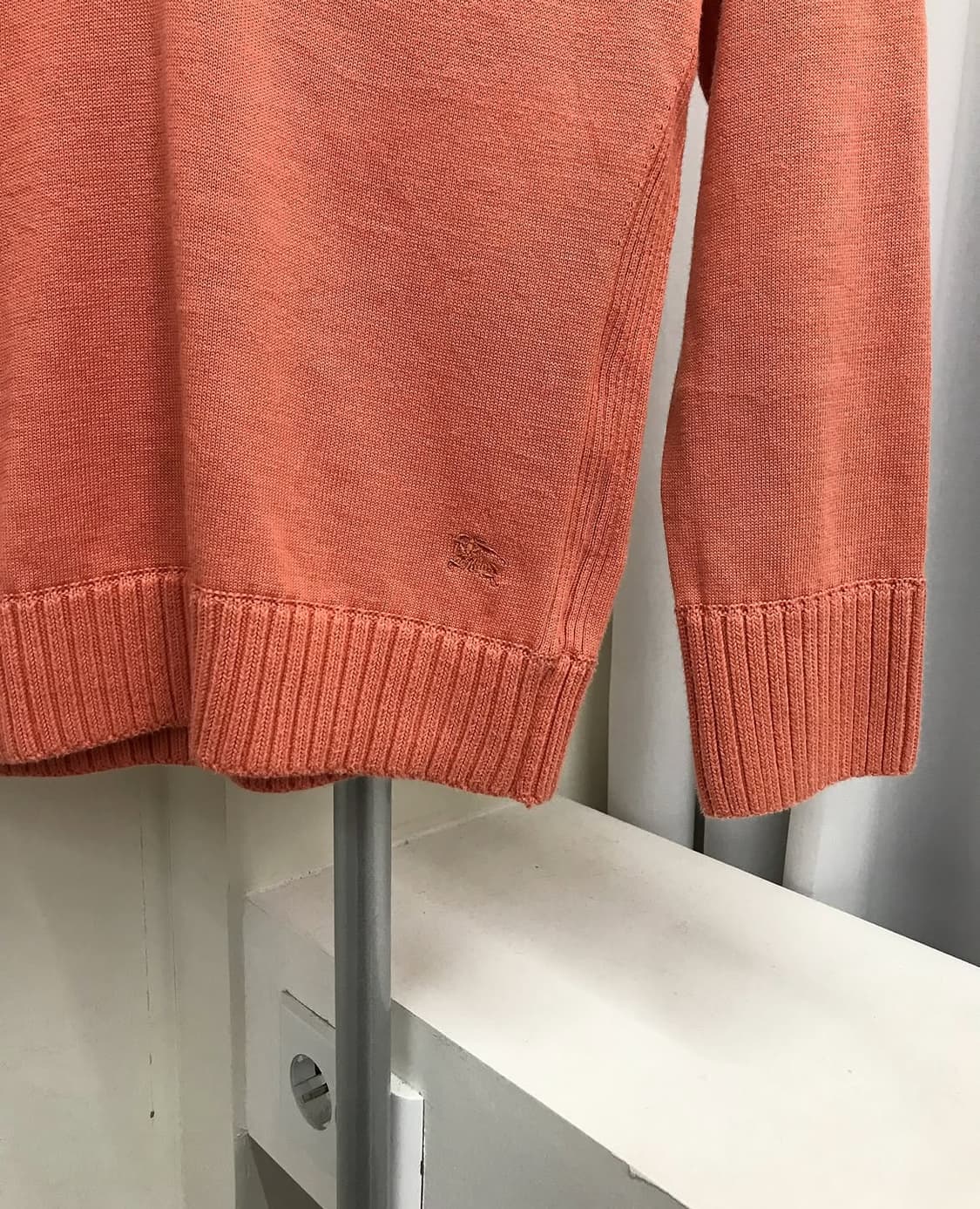 버버리 로고 금장 니트 상품이미지4