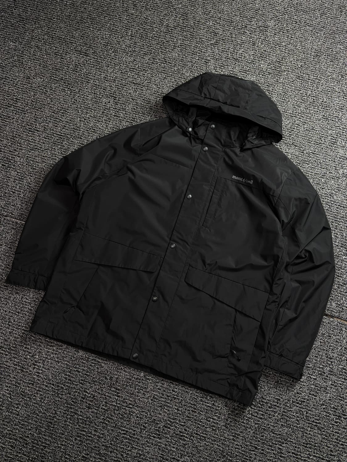 몽벨 블랙 테크웨어 박시핏 마운틴 자켓 1668 상품이미지1