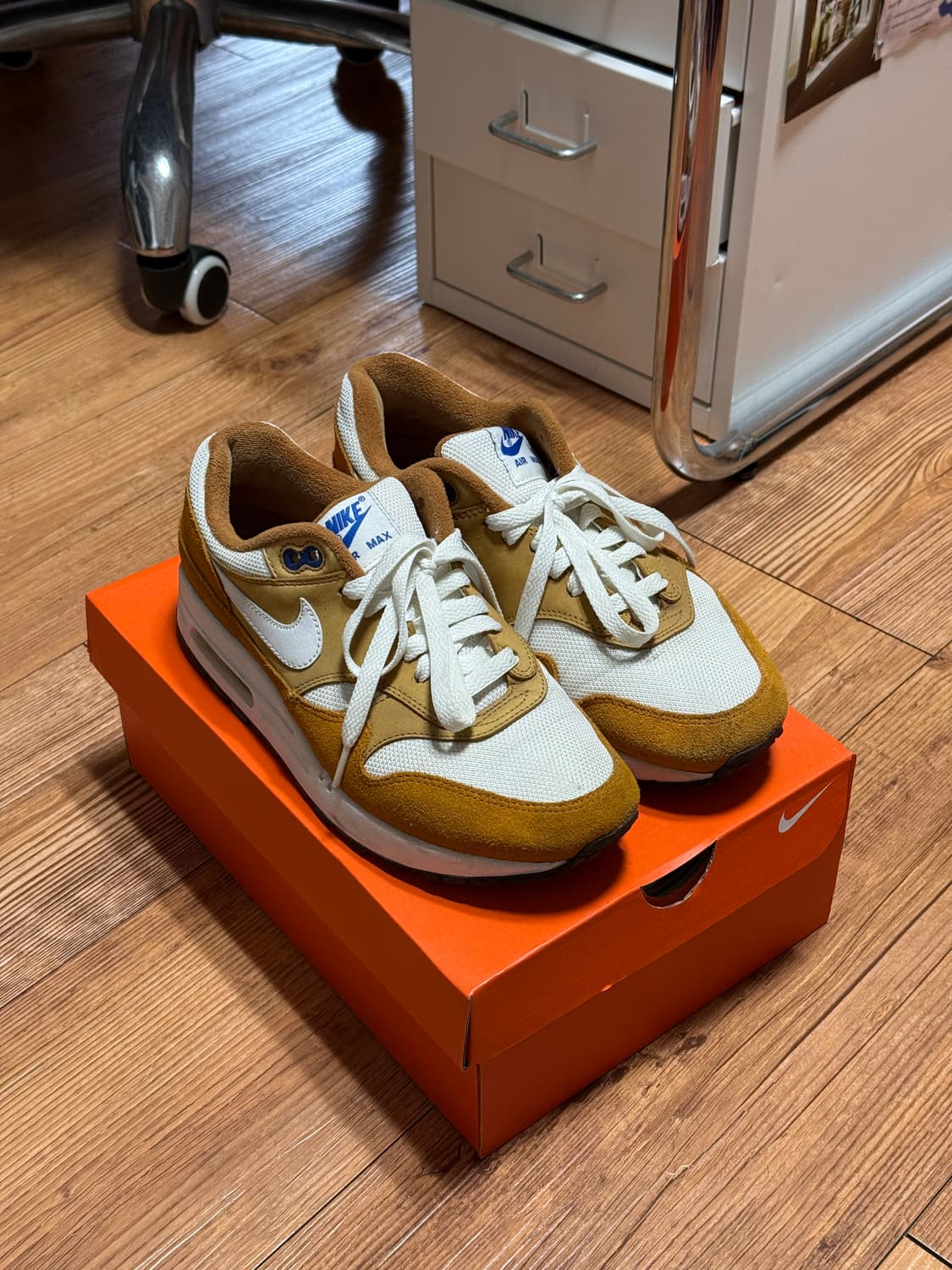 나이키 에어맥스 1 커리 250 상품이미지1