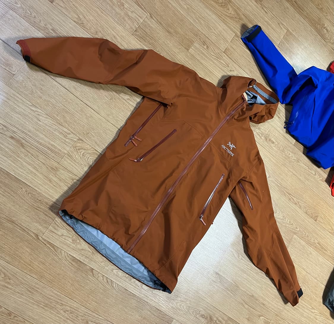 아크테릭스 베타 롱 브라운 상품이미지1