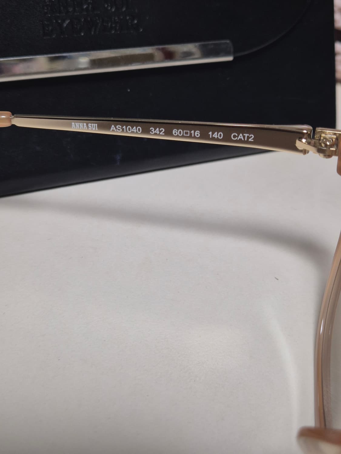 안나수이 비즈 로고 선글라스 핑크 베이지
 상품이미지5