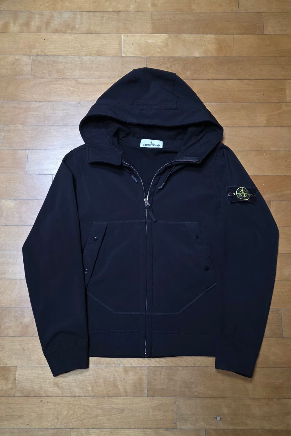 스톤아일랜드 소프트쉘 블랙 상품이미지1