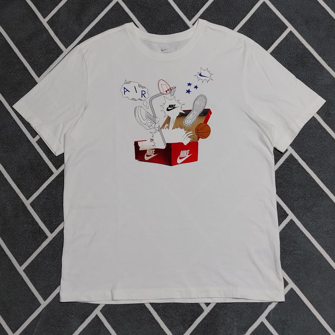 [XL] 나이키 슈박스 그래픽 반팔 티셔츠 상품이미지1