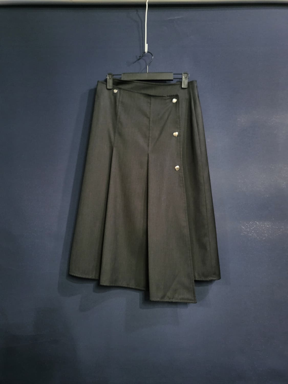 로우 클래식 언발란스 랩 스커트 상품이미지1