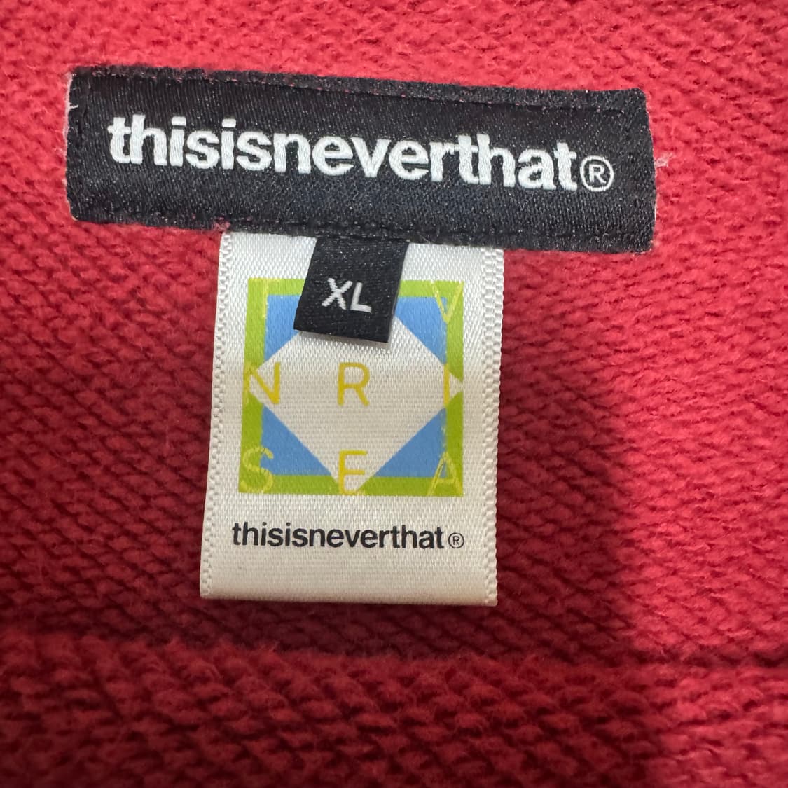 디스이즈네버댓 버건디 맨투맨 상품이미지3