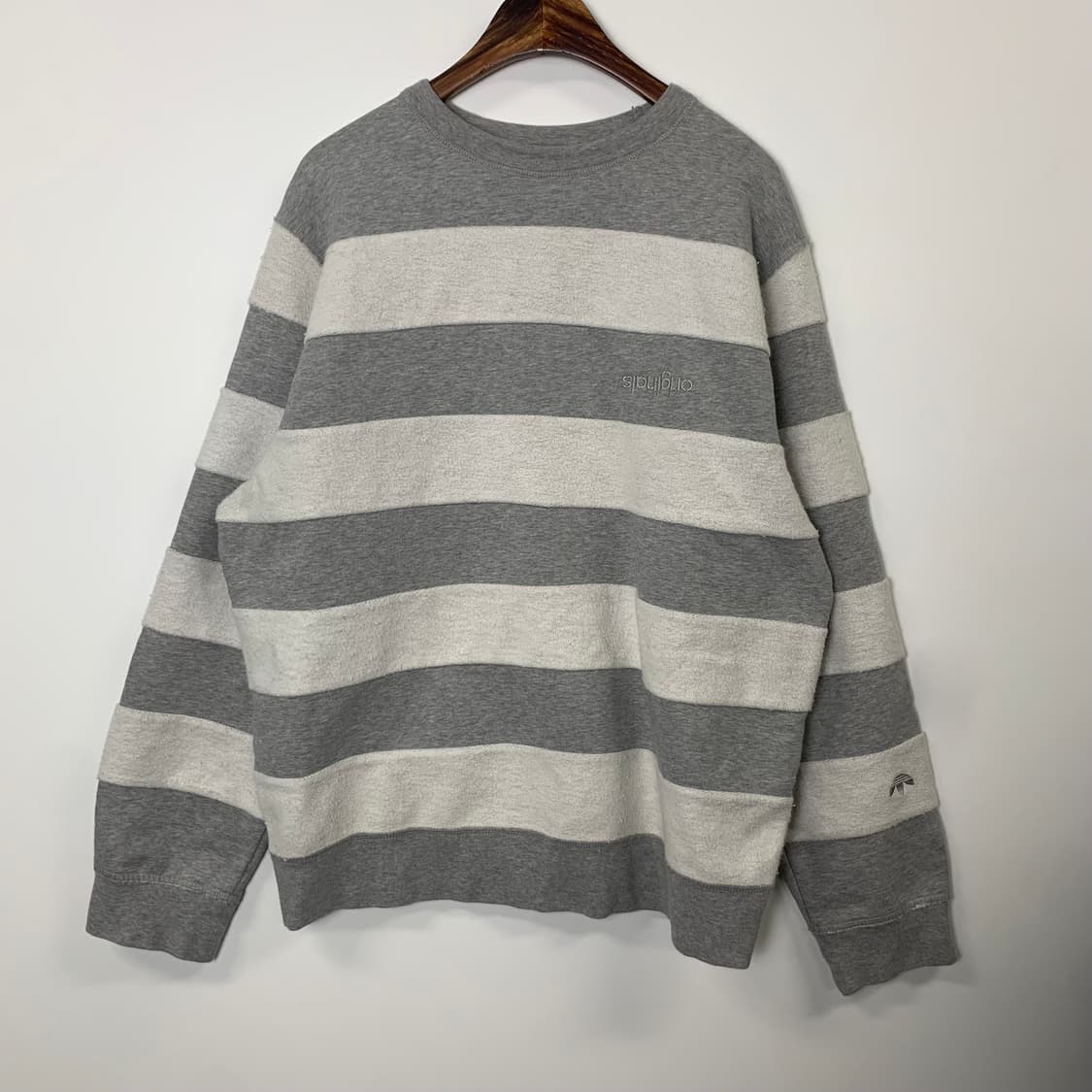 아디다스 x 알렉산더 왕 스트라이프 맨투맨 상품이미지2