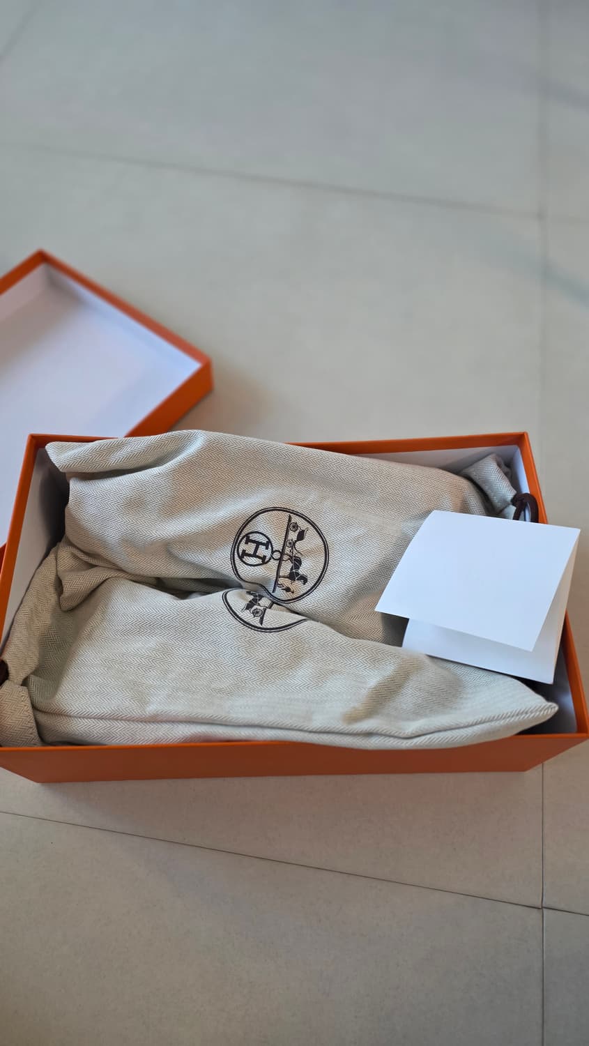 에르메스 바운싱 블랙 43사이즈 판매합니다. 상품이미지5