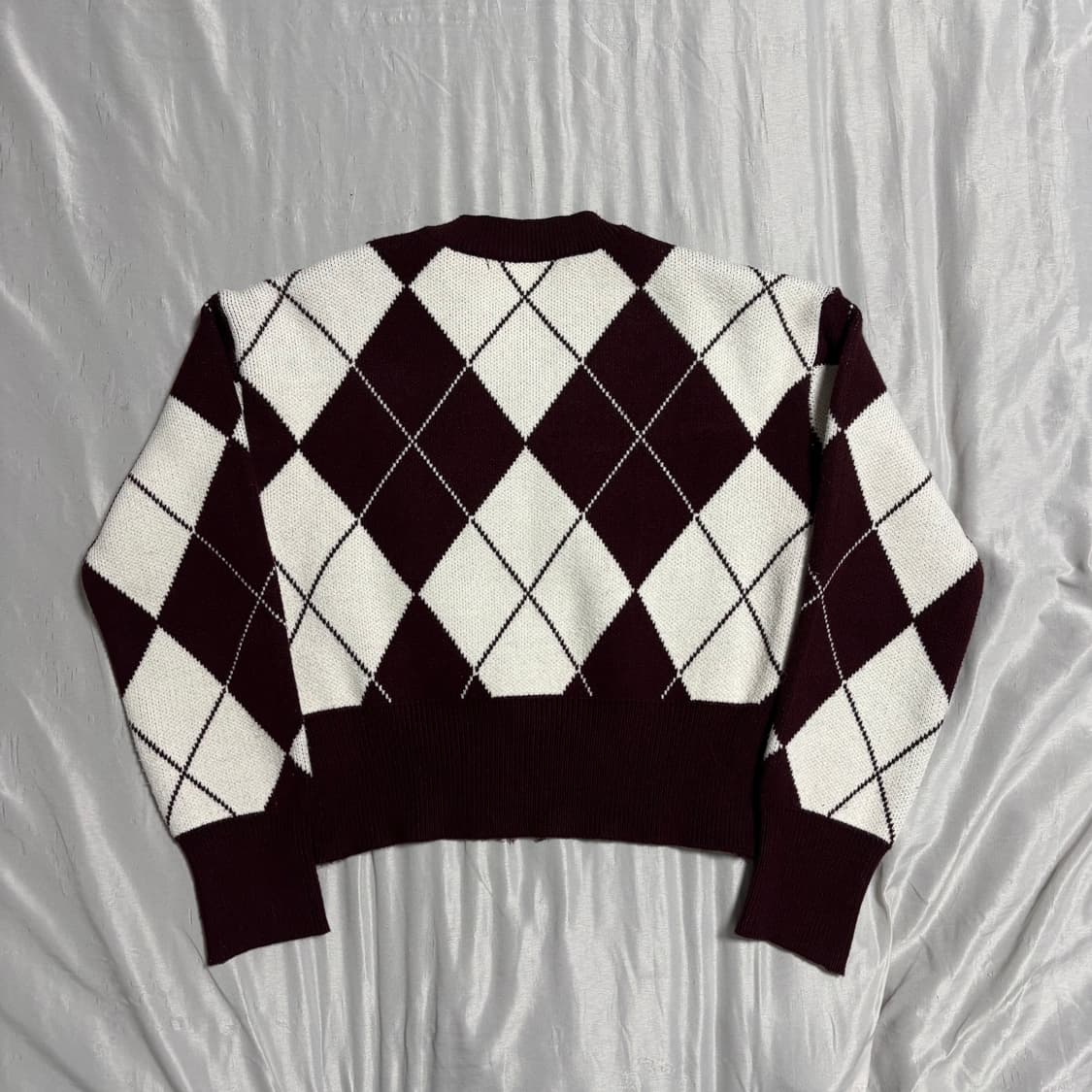 아가일 V넥 크롭 니트  상품이미지2