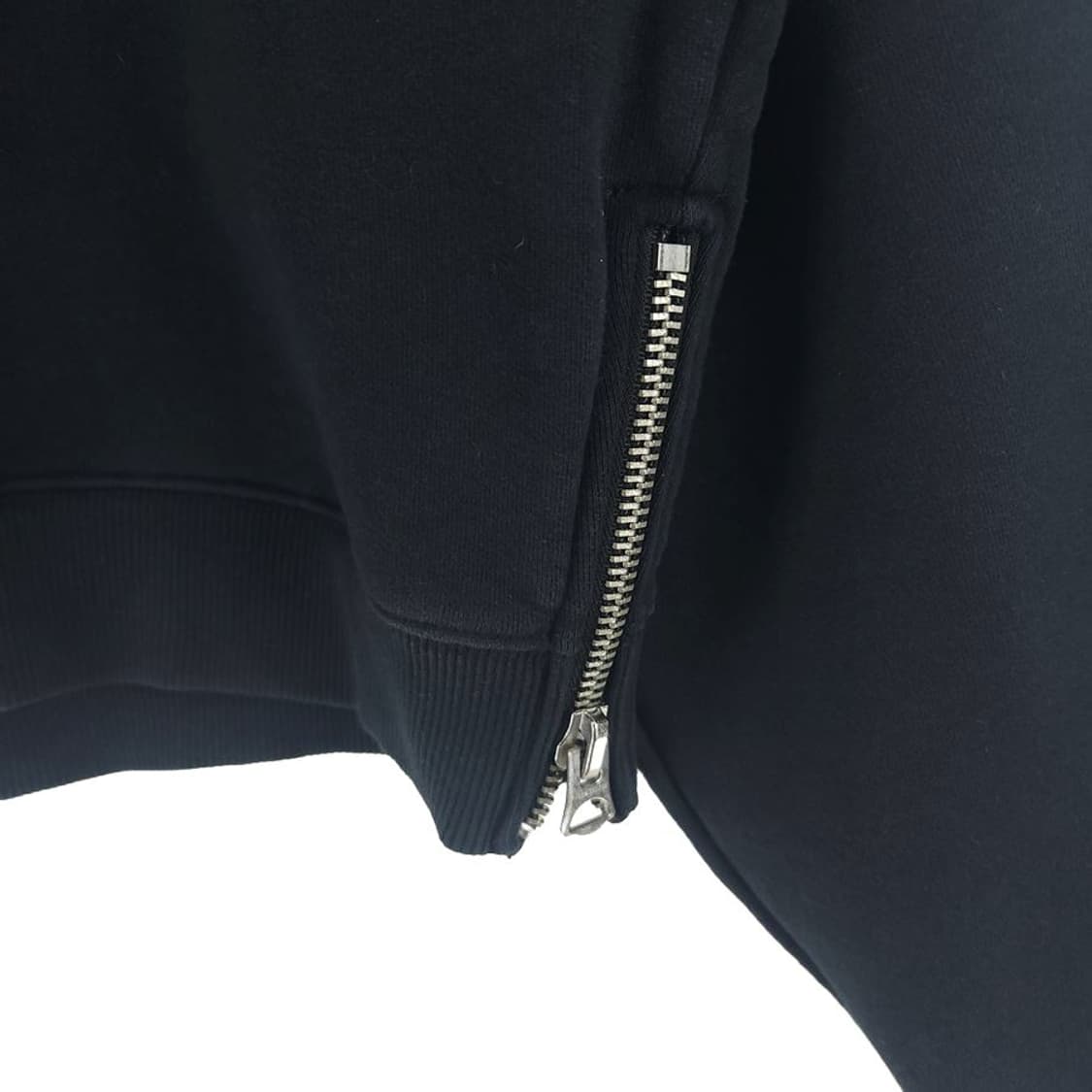 [여S]아크네스튜디오 사이드집업 크롭 맨투맨[Y61-280] 상품이미지5