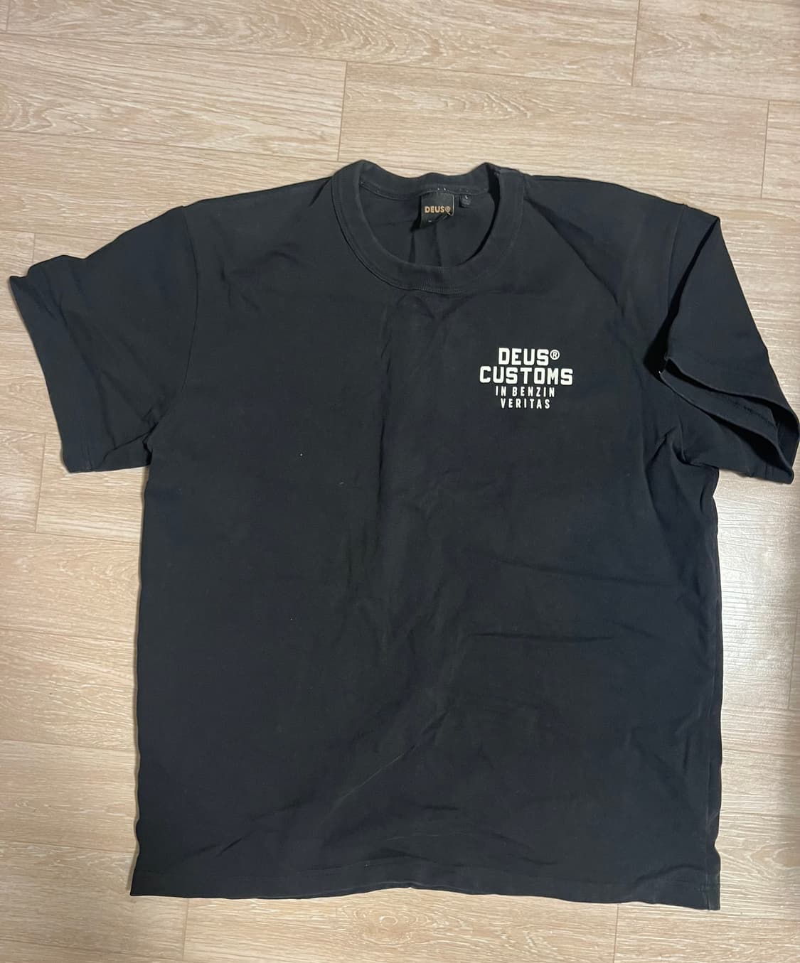 데우스 반팔 상품이미지1