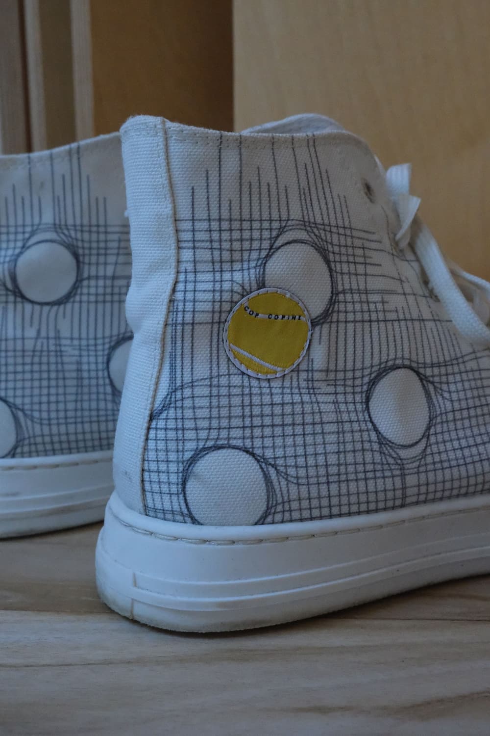 Graphic Circle Patched High-Top Sneakers 상품이미지3