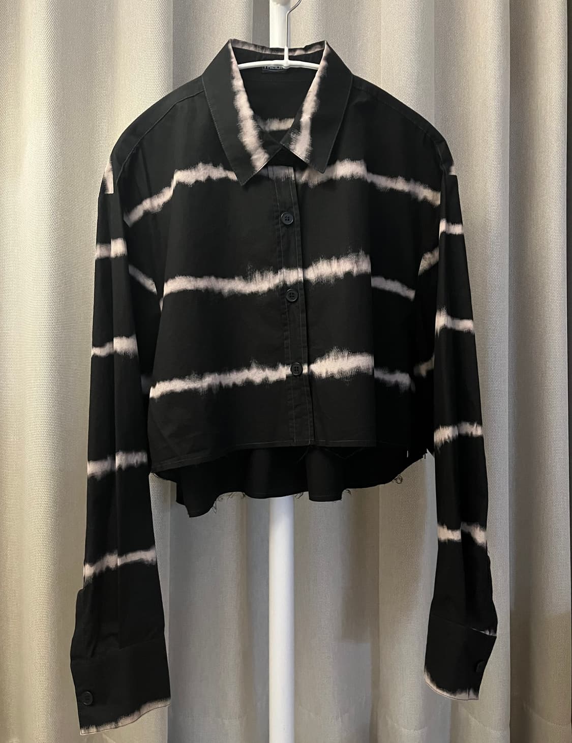 THE ILMA 더일마 크롭셔츠 상품이미지1