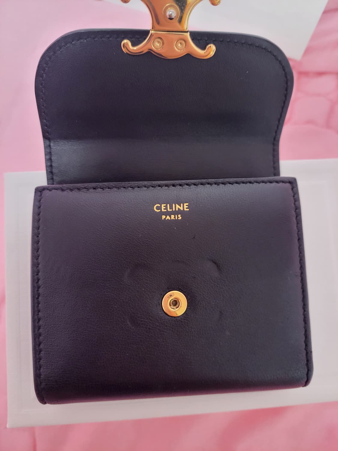 정품)급처상태좋음!셀린느 트리옹프 반지갑 공홈가 97만원 플랩 지갑 상품이미지10