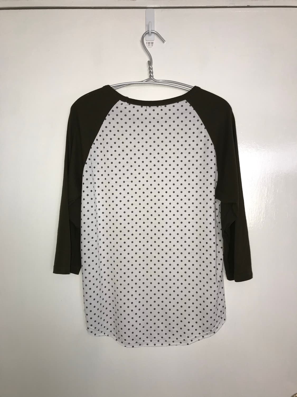 FAERIE Dot Raglan Sleeve Top  상품이미지5