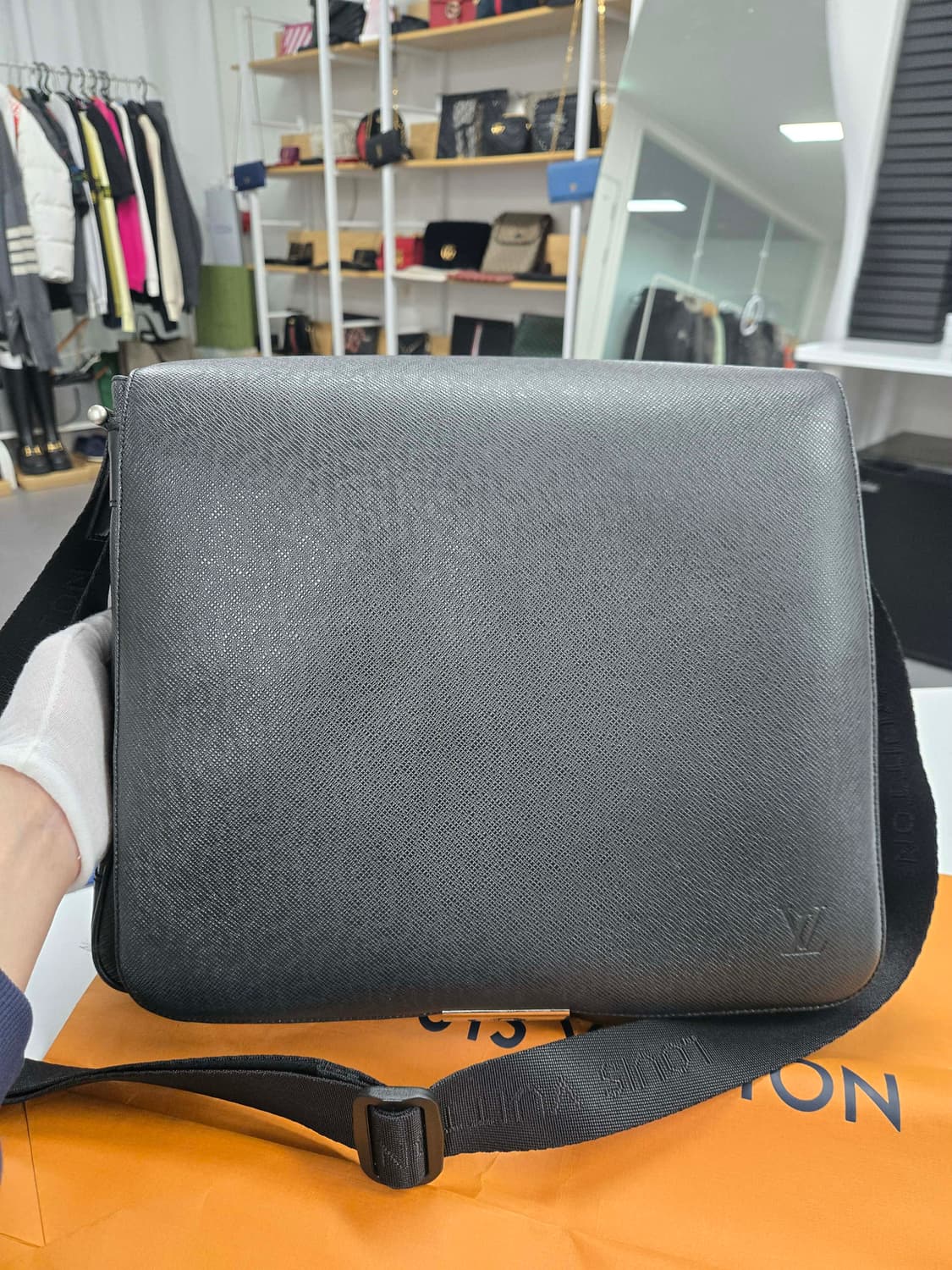 [50%세일] 루이비통 타이거 디스트릭트 숄더백 상품이미지2