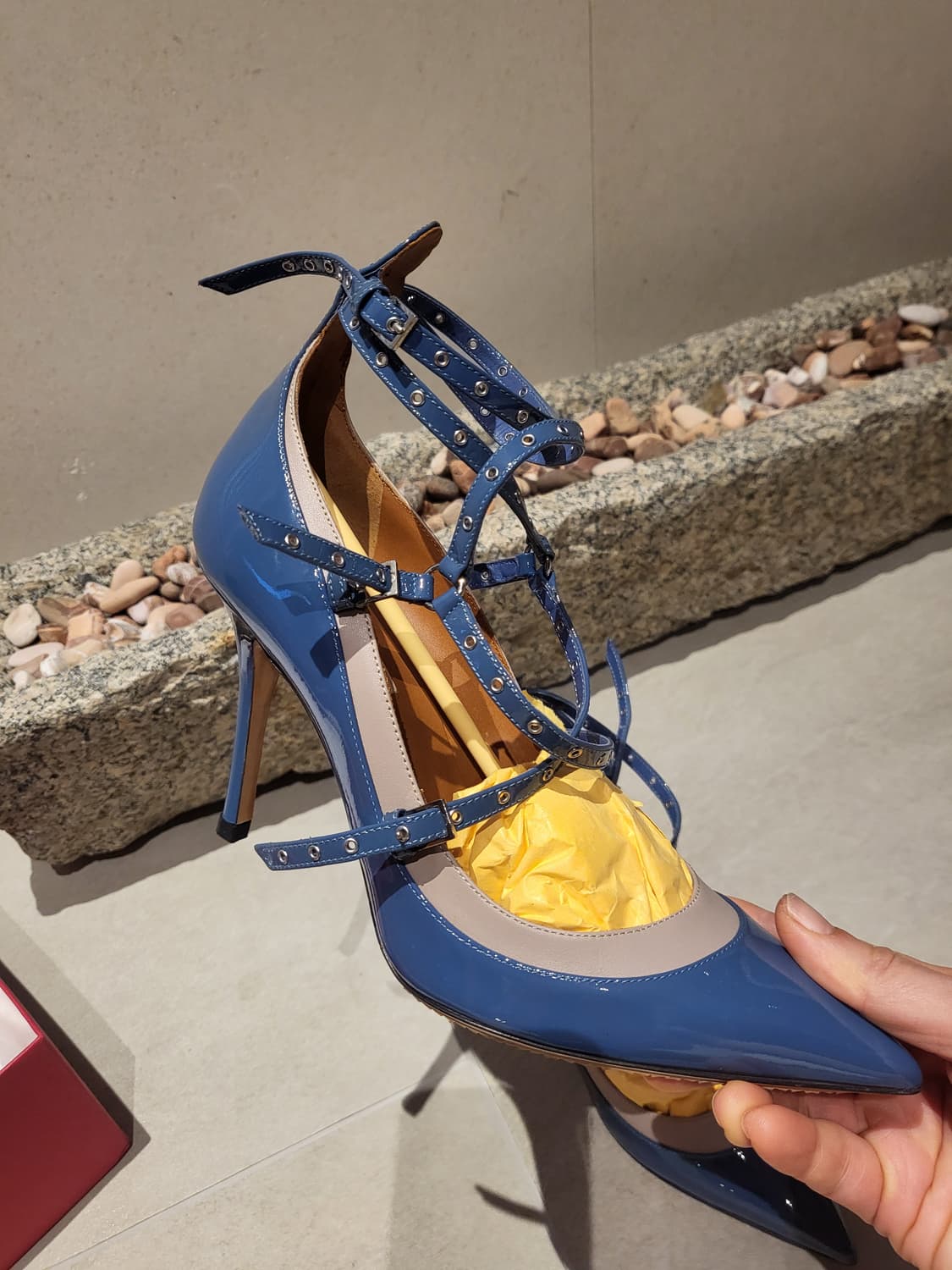 발렌티노 가라바니 블루스터드 힐 38사이즈(250) 상품이미지3