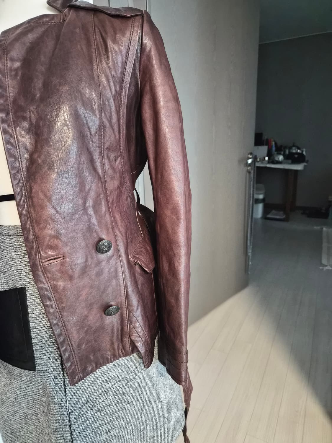 클래식 브라운 리얼 가죽 벨티드 재킷 (다크초콜릿) 상품이미지2