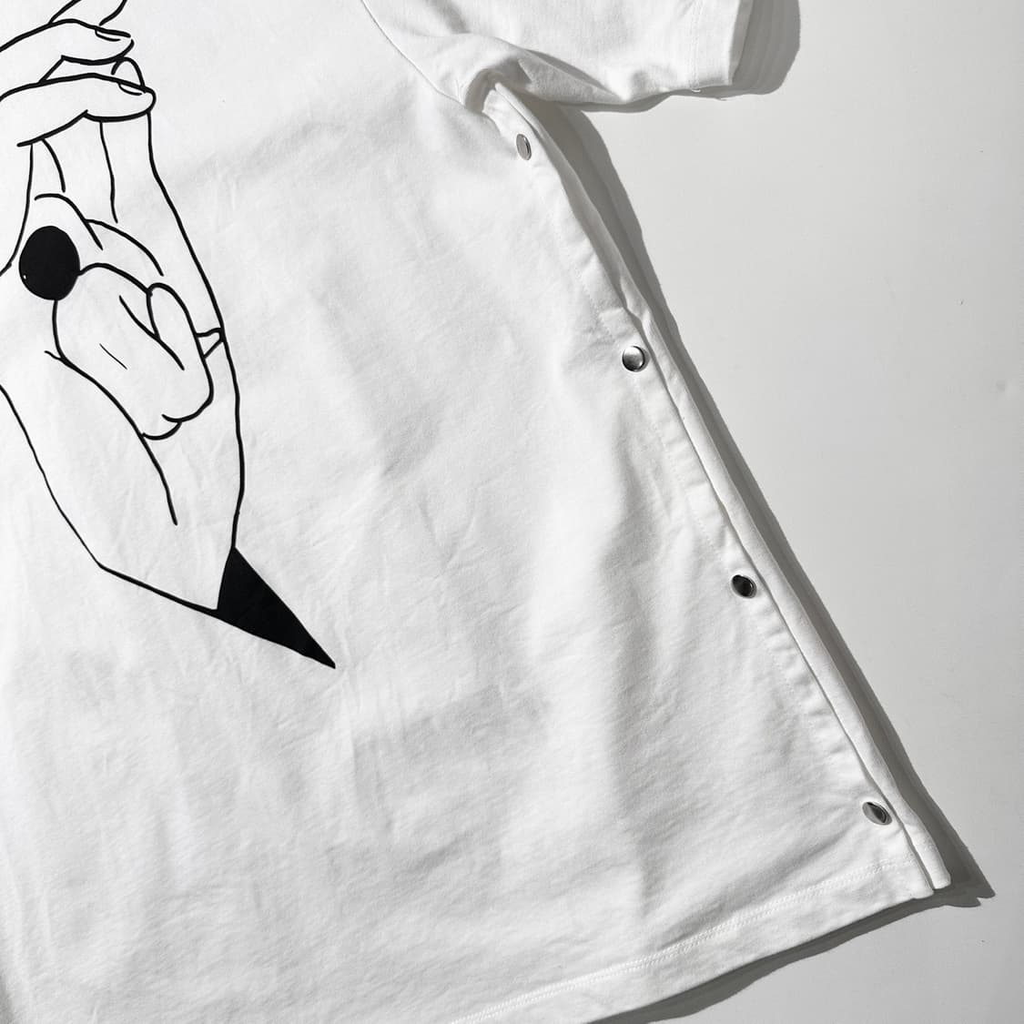 르메르 x 토마가 사이드버튼 프린트 반팔 티셔츠 상품이미지7