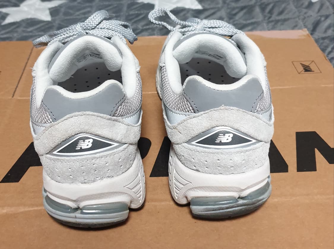 뉴발란스 2002R 스니커즈 그레이 (235) 상품이미지4