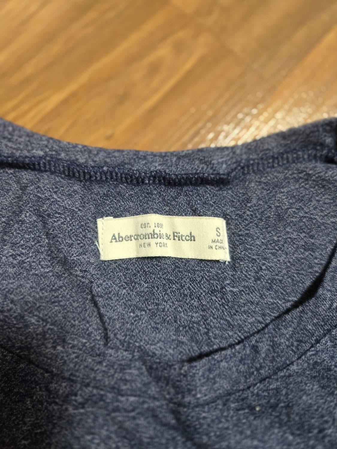 애버크롬비 슬리브리스 프린트 티셔츠 [정품] 상품이미지4