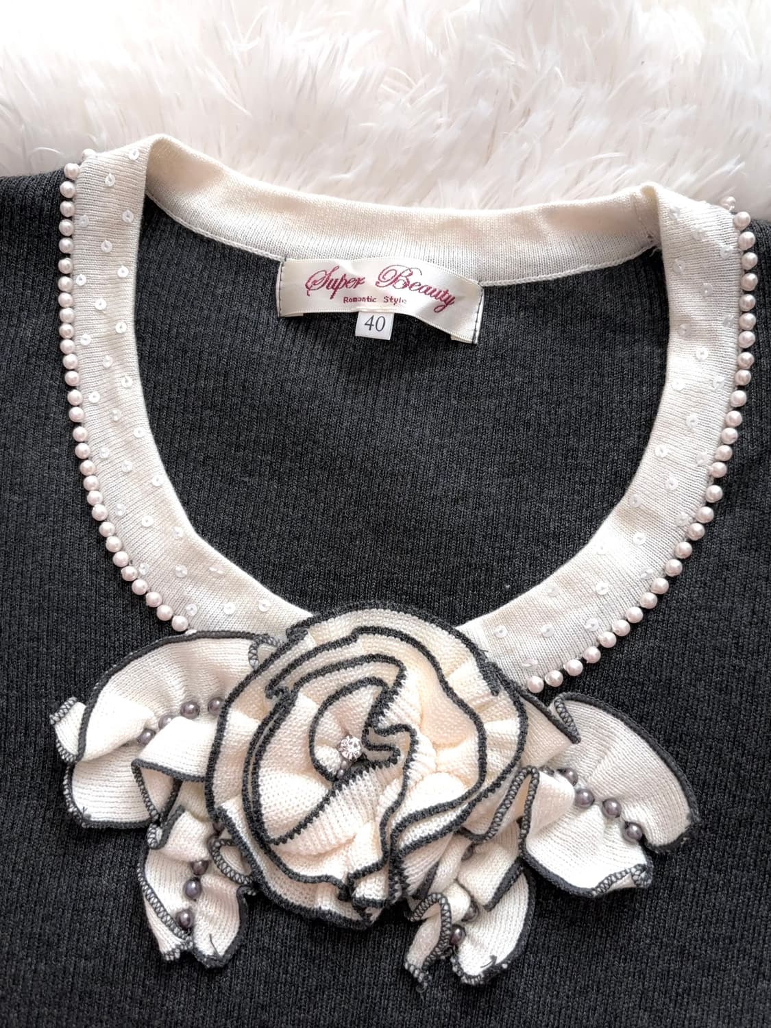 공겜여주 플라워 비즈 반팔니트 (착샷o) /로걀탑 고딕 양산형 모리걸 상품이미지2