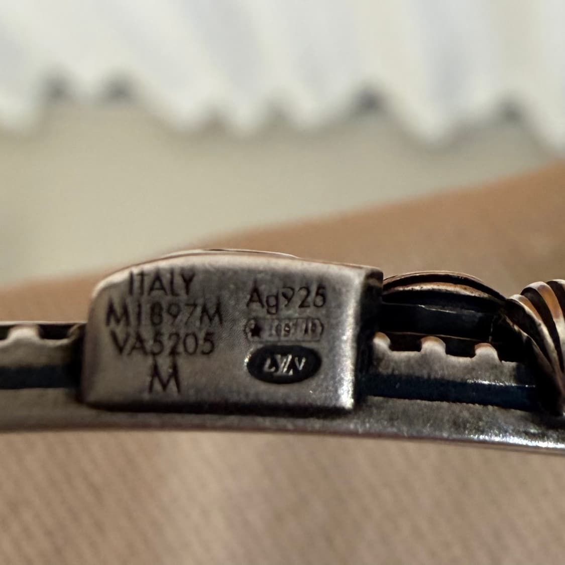 루이비통 LV 위스퍼 구르메트 팔찌 상품이미지4