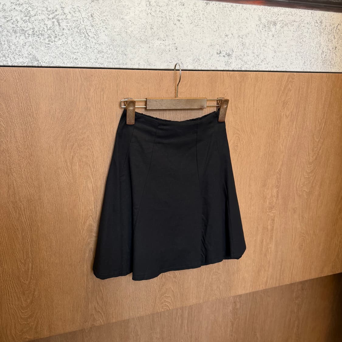 빈티지 밴딩 미디 스커트 사이드 핀턱 디테일 A라인 블랙 상품이미지1