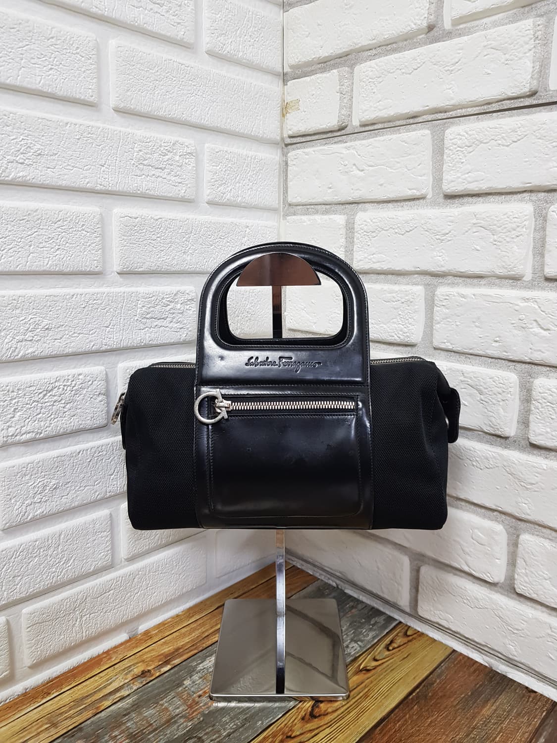 [정품] 페라가모 미니토트백 블랙 상품이미지1