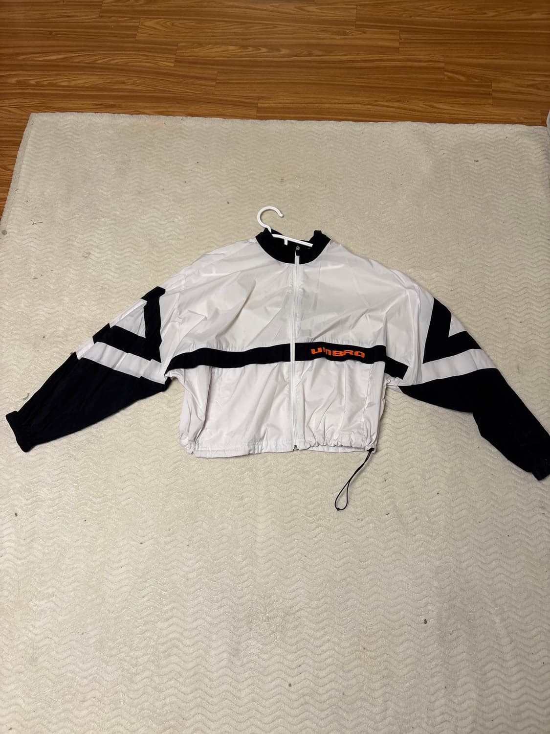 UMBRO 크롭 바람막이 상품이미지1