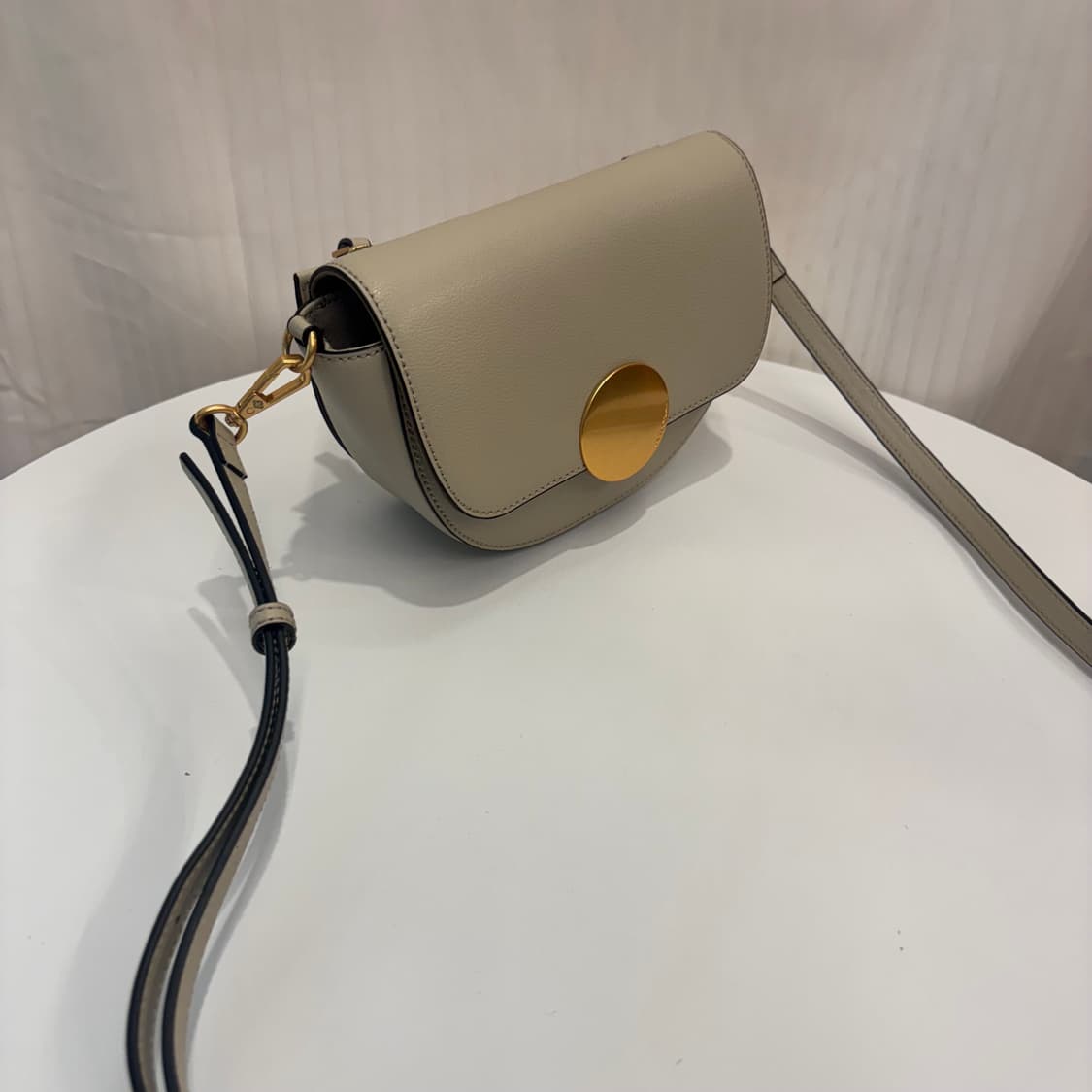 정품 오야니 로티새들 크로스백     상품이미지4