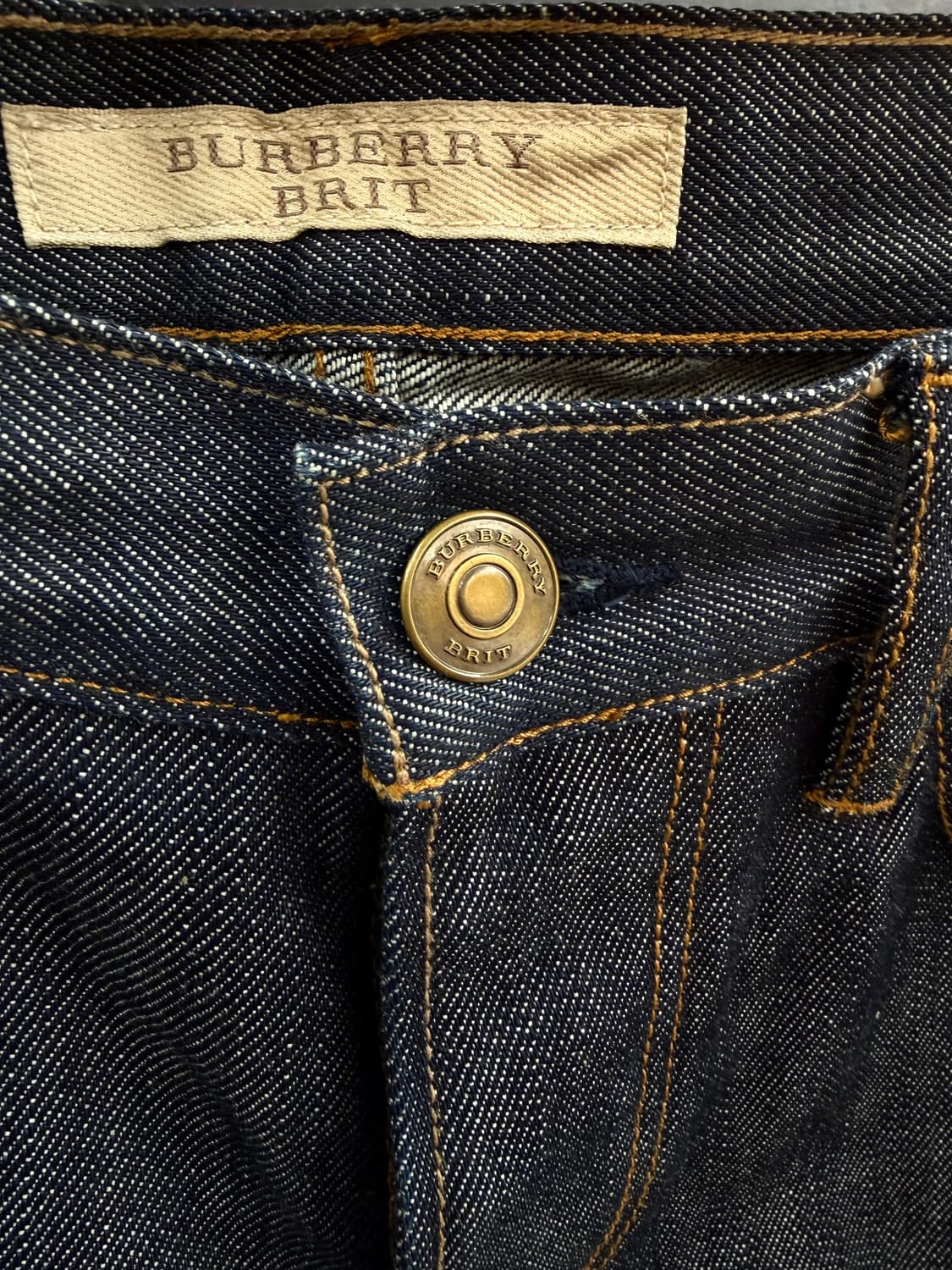 32/ 버버리 브릿 레더 백패치 스탠다드 데님팬츠 상품이미지5