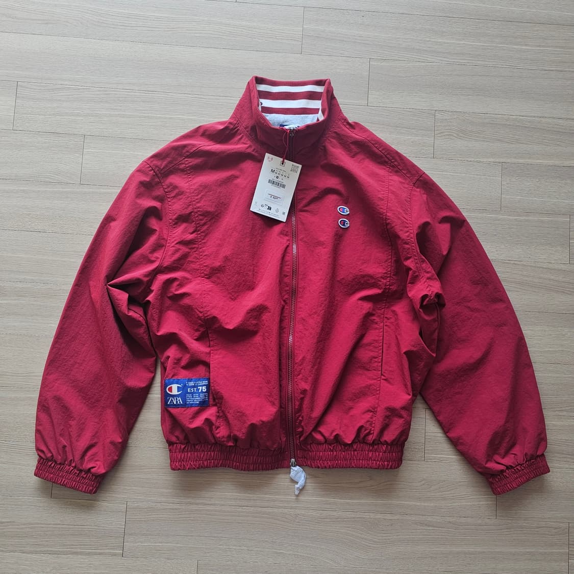 M 새제품) 자라 x 챔피온 테크니컬 패치 자켓 레드 간절기 점퍼 블루종 상품이미지3
