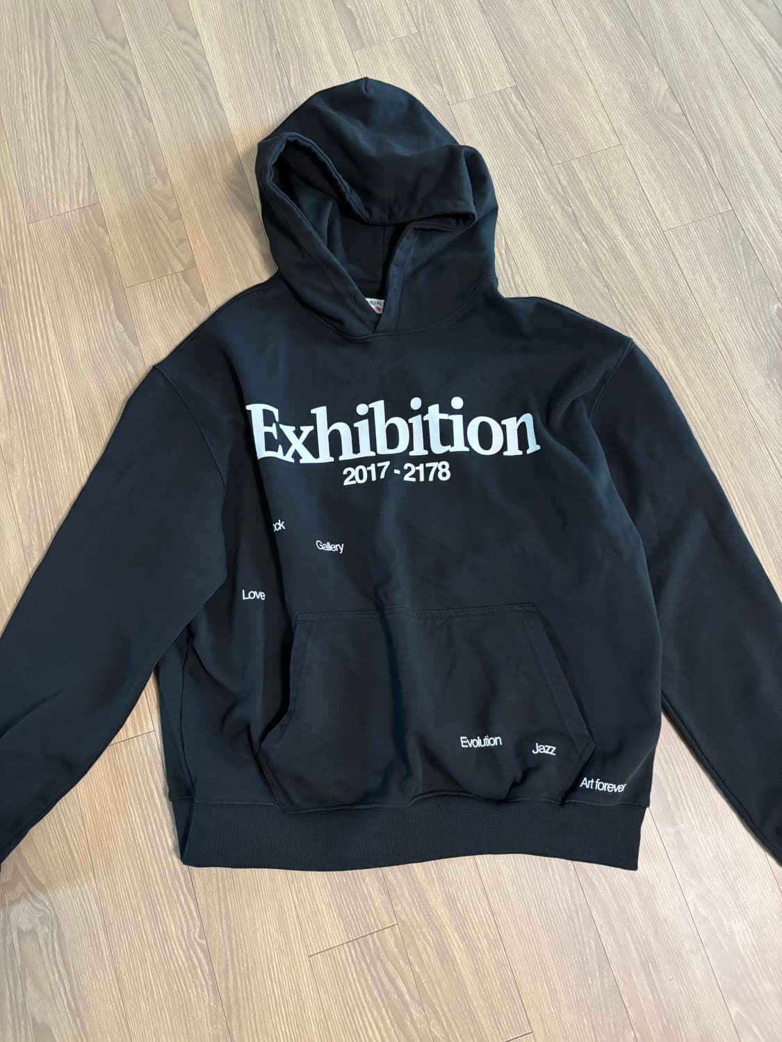 EXHIBITION GRAPHIC HOODIE (BLACK) 상품이미지4