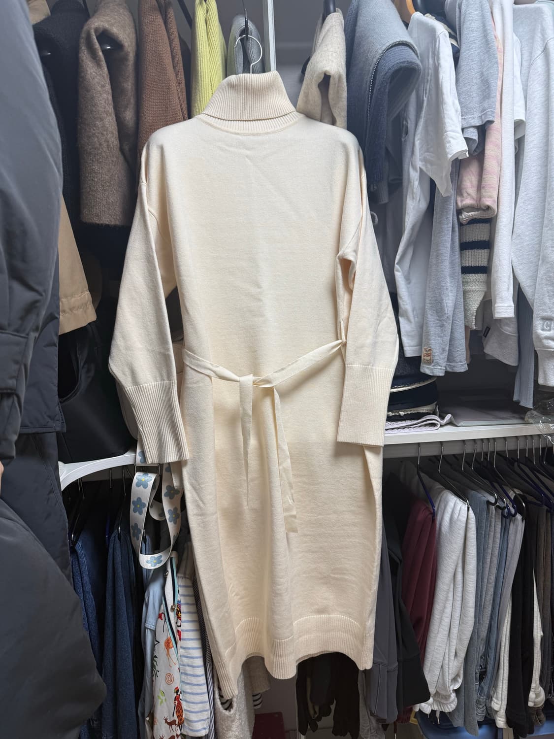 마리끌레르 터틀넥 니트 원피스 55사이즈 (새상품) 상품이미지3