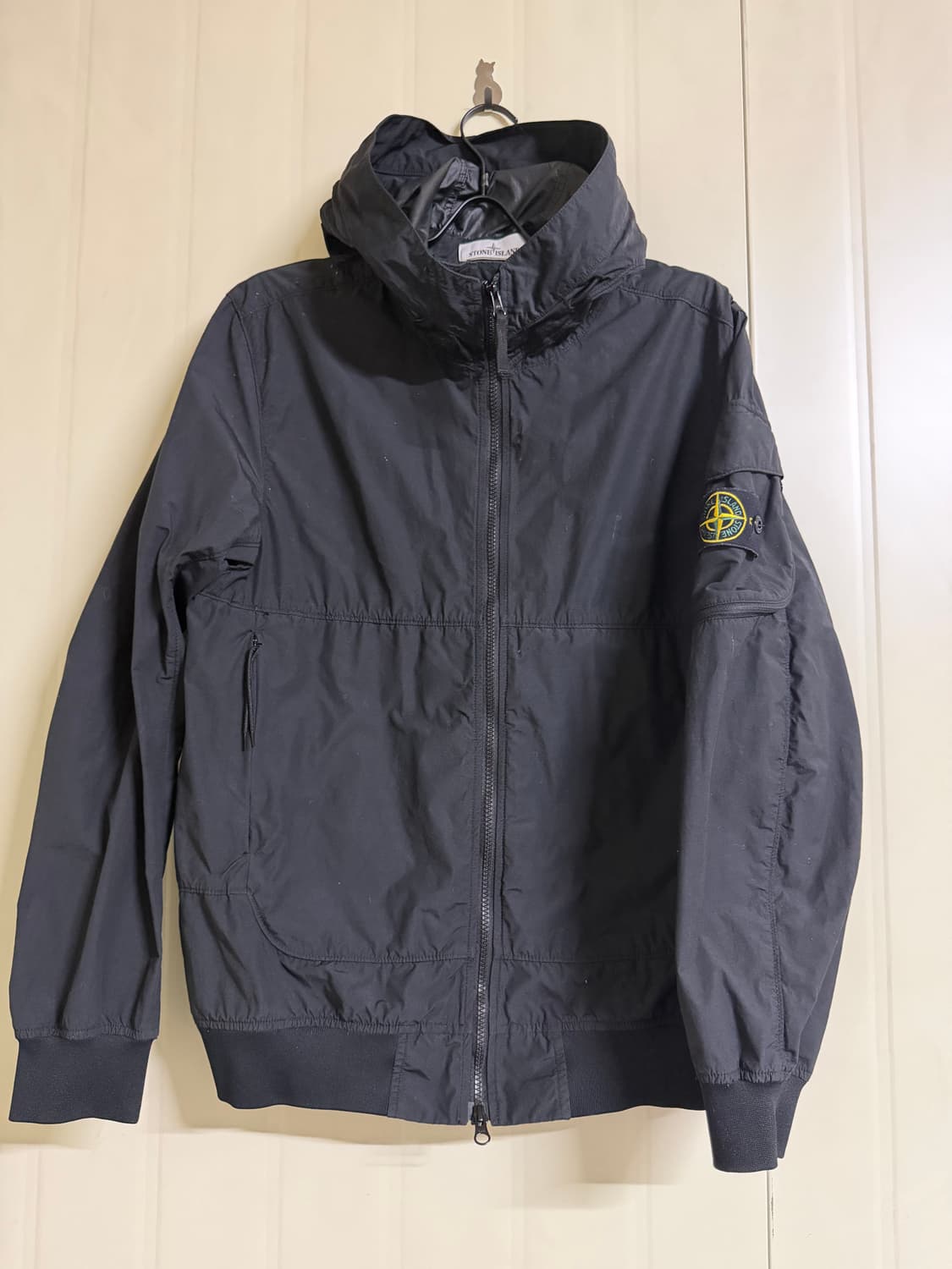 스톤아일랜드 나슬란 라이트 와트로 후드 자켓 m 상품이미지1