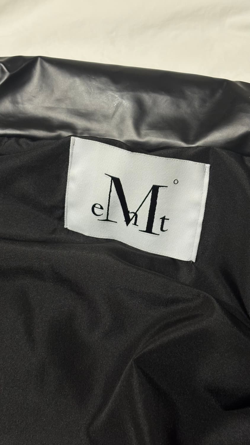 [M] 무센트 웰론 유광 패딩 블랙 상품이미지4