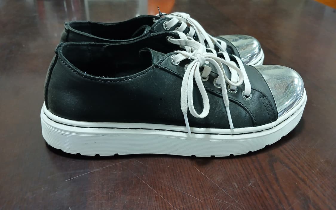 *닥터마틴 블랙 스니커즈 메탈 토캡 포인트 250 상품이미지3