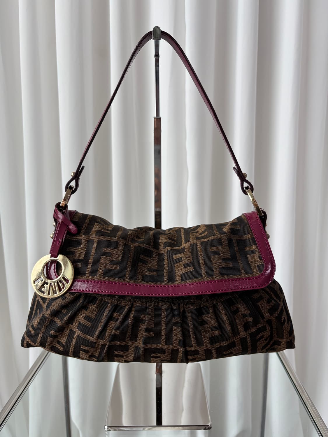 펜디 주카 세프 바게트백 상품이미지2