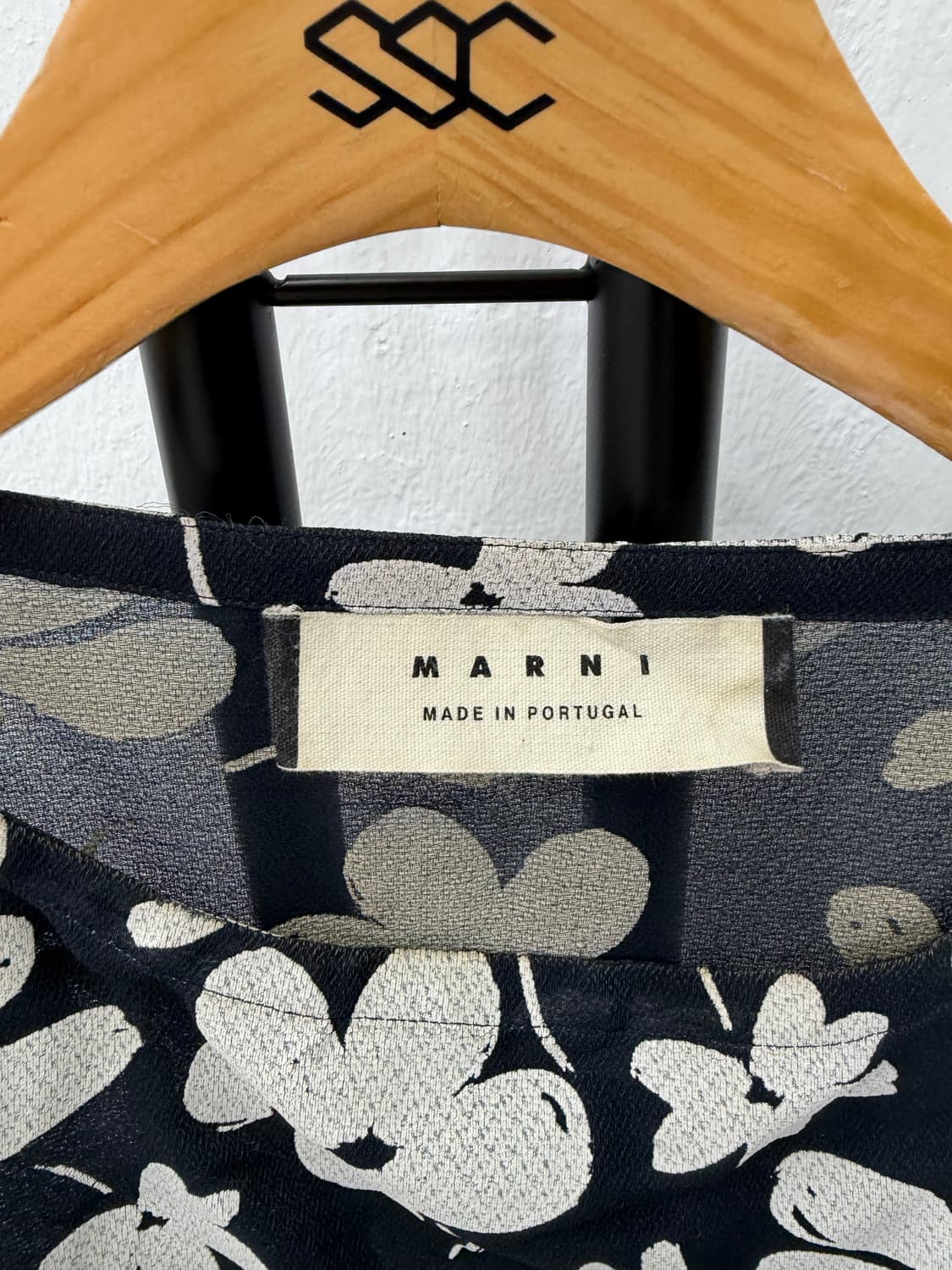 정품) 마르니 오버핏 플라워 프린트 블랙 블라우스 40 상품이미지5