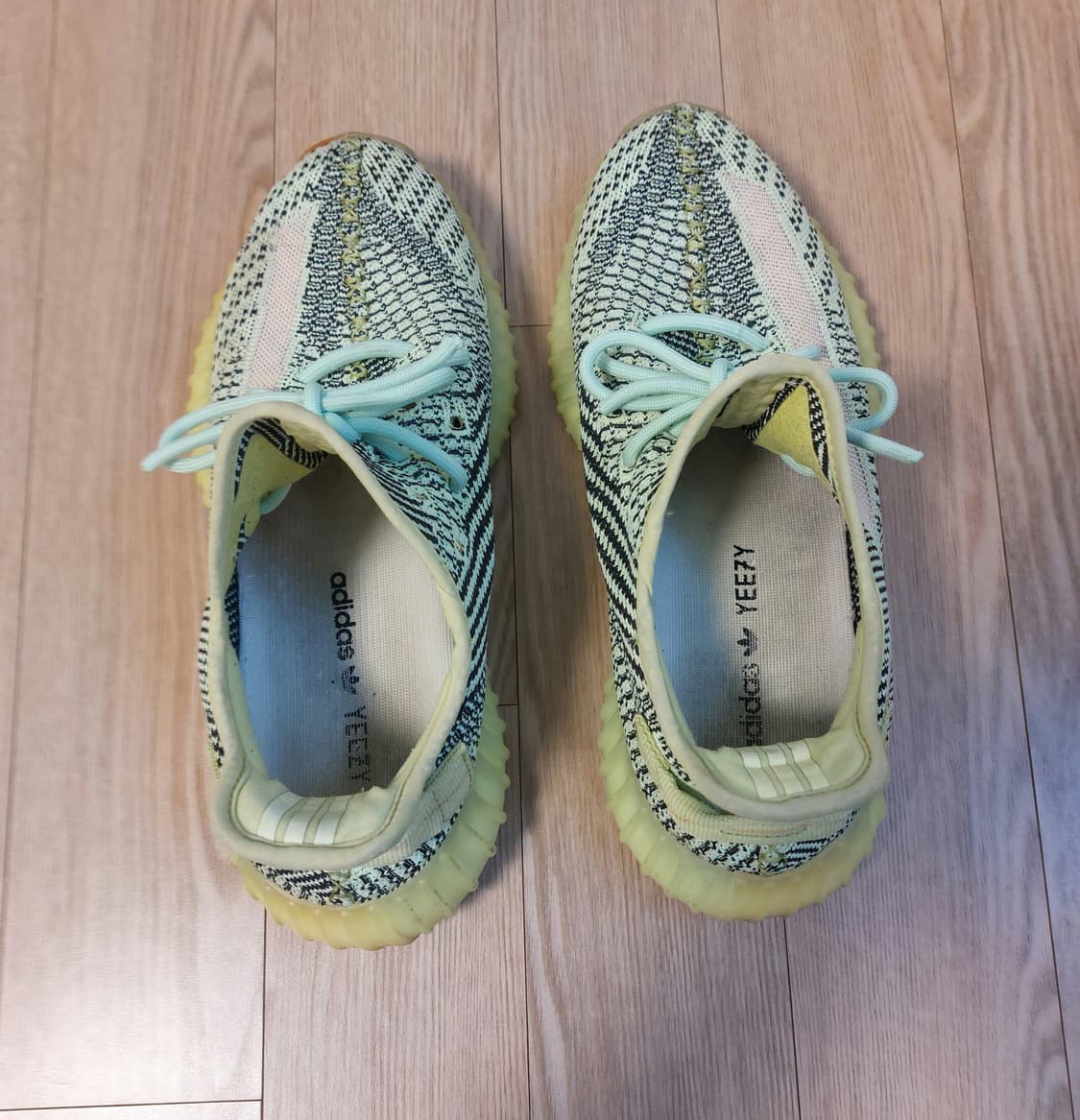 아디다스 이지 부스트 350 V2 이즈릴 - 논리플렉티브 상품이미지5