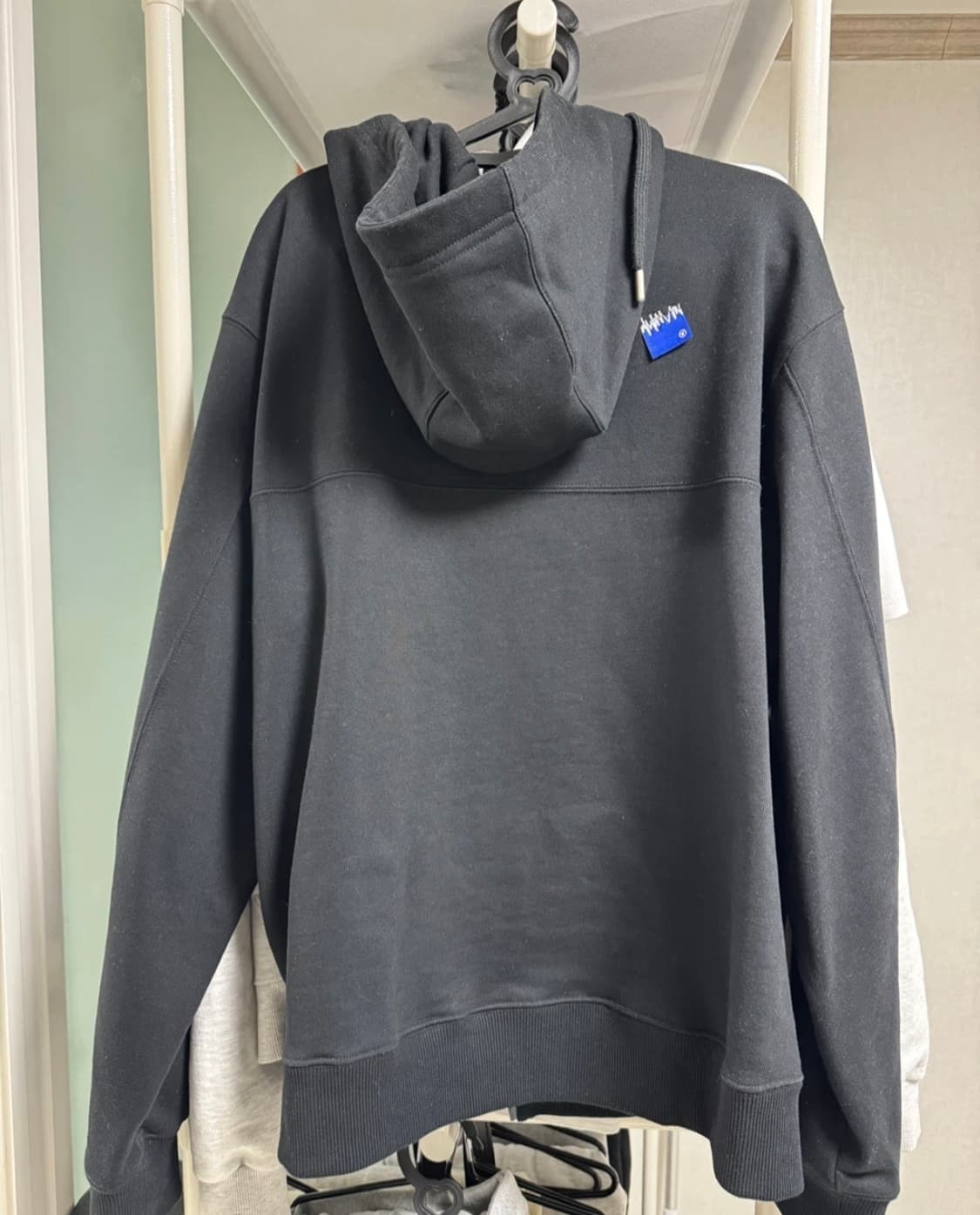 아더에러 시그니피컨트 TRS/BL 태그 후드 집업 01 블랙 상품이미지3