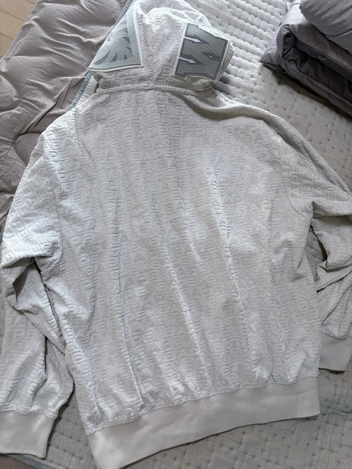 베이프 럭스 스포츠 샤크 후드집업 상품이미지4